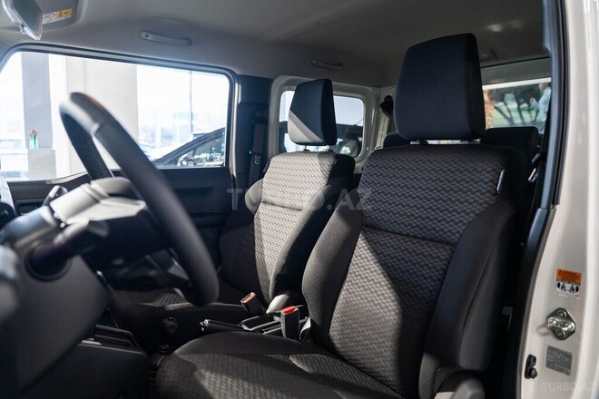 Suzuki Jimny-8