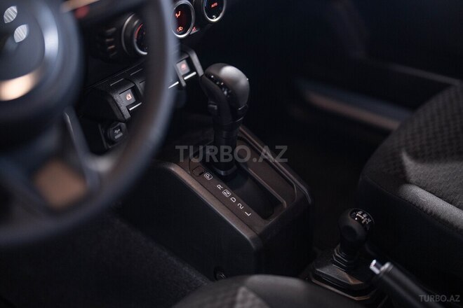 Suzuki Jimny-7