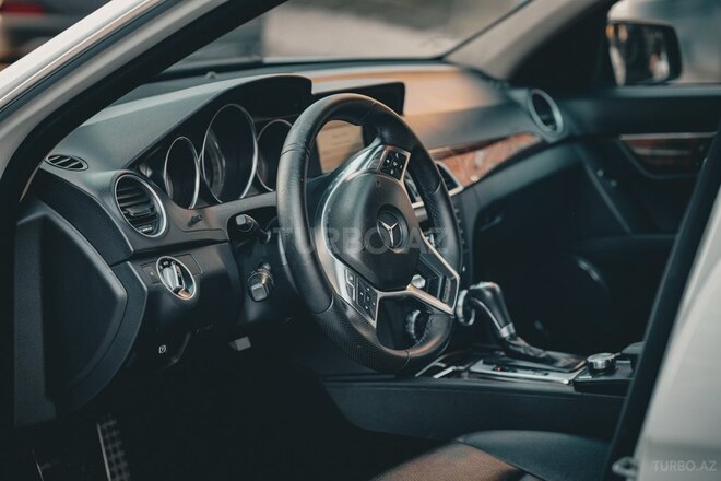 Mercedes C 300 2012, 240,000 km - 3.0 l - Bakı