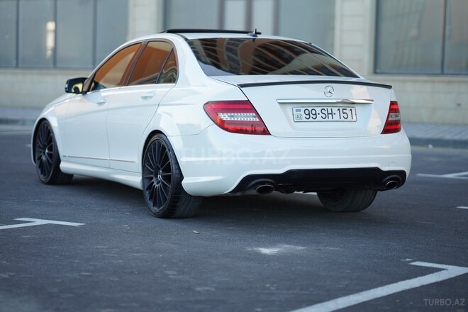 Mercedes C 300 2012, 240,000 km - 3.0 l - Bakı
