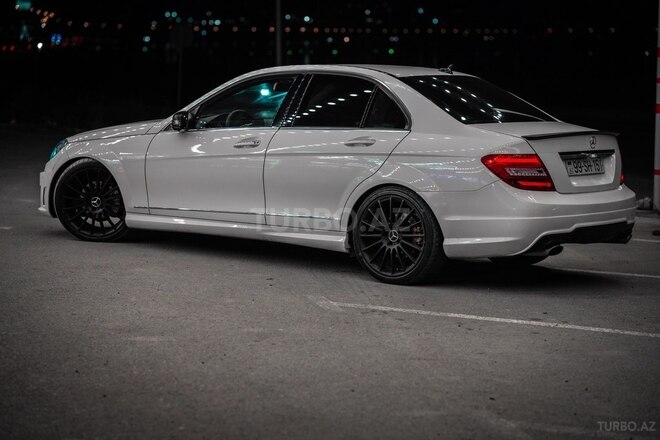 Mercedes C 300 2012, 240,000 km - 3.0 l - Bakı