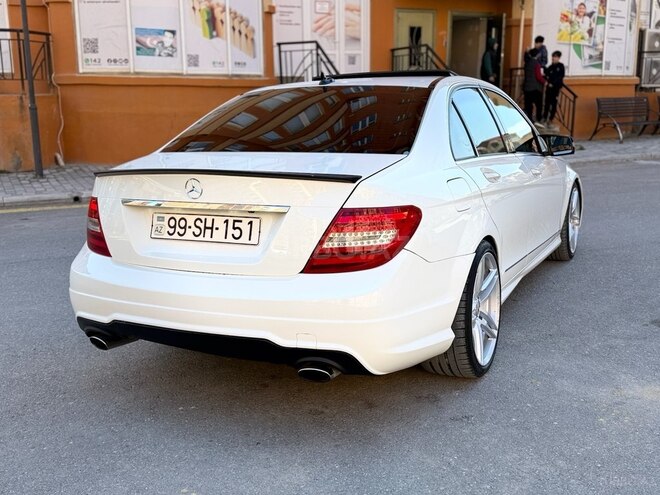 Mercedes C 300 2012, 240,000 km - 3.0 l - Bakı