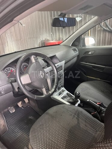 Opel Astra 2009, 300,000 km - 1.6 l - Gəncə