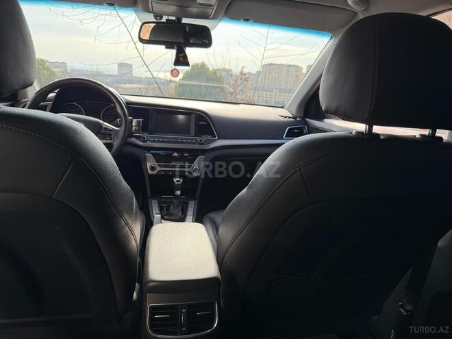 Hyundai Avante 2015, 175,000 km - 1.6 l - Bakı