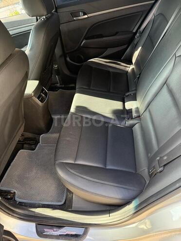 Hyundai Avante 2015, 175,000 km - 1.6 l - Bakı