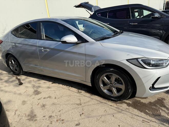 Hyundai Avante 2015, 175,000 km - 1.6 l - Bakı