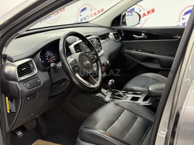 Kia Sorento-12