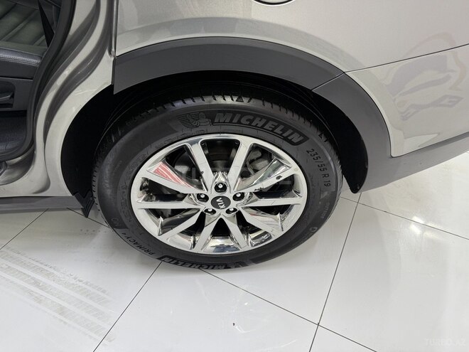 Kia Sorento-21