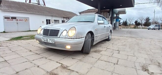 Mercedes E 280 1997, 421,242 km - 2.8 l - Salyan