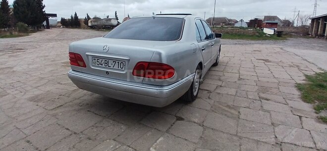 Mercedes E 280 1997, 421,242 km - 2.8 l - Salyan