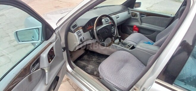 Mercedes E 280 1997, 421,242 km - 2.8 l - Salyan