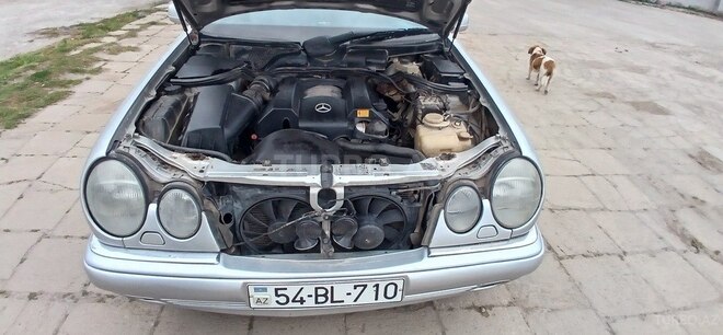 Mercedes E 280 1997, 421,242 km - 2.8 l - Salyan