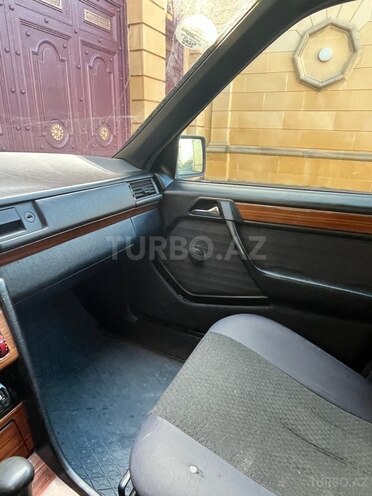Mercedes E 230 1992, 525,745 km - 2.3 l - Bakı