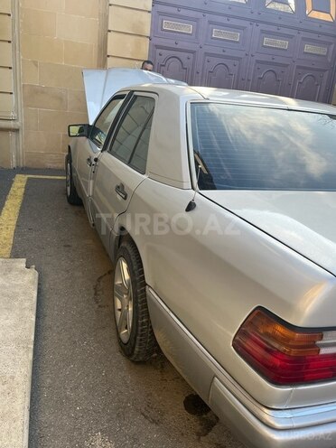 Mercedes E 230 1992, 525,745 km - 2.3 l - Bakı