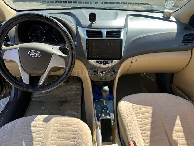 Hyundai Accent 2015, 271,979 km - 1.4 л - Bakı