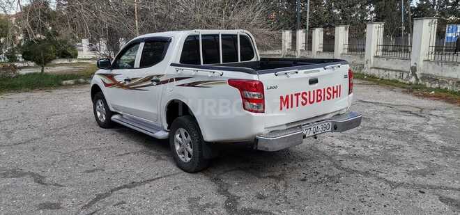 Mitsubishi L200 2018, 80,000 km - 2.5 л - Bakı