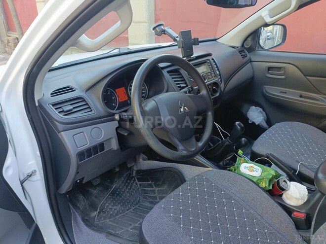 Mitsubishi L200 2018, 80,000 km - 2.5 л - Bakı
