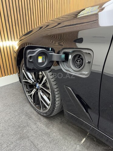 BMW 530e 2022, 28,000 km - 2.0 l - Bakı