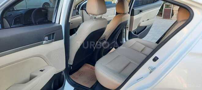 Hyundai Elantra 2017, 33,861 km - 2.0 л - Bakı