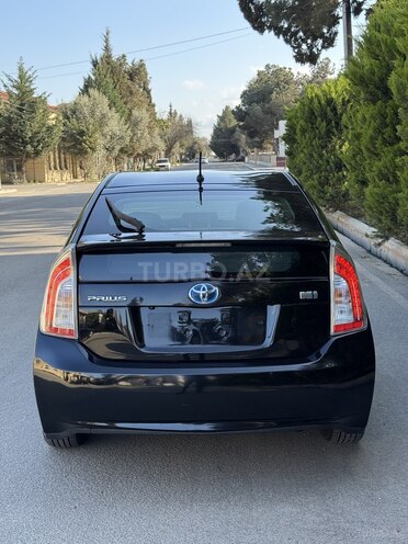 Toyota Prius-8