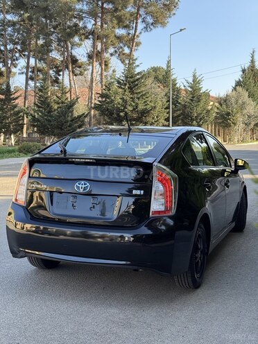 Toyota Prius-6
