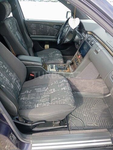 Mercedes E 240 1998, 285,200 km - 2.4 l - Şamaxı