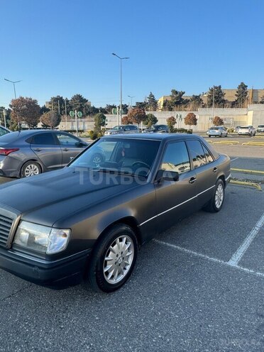 Mercedes E 300 d 1990, 272,808 km - 3.0 л - Bakı