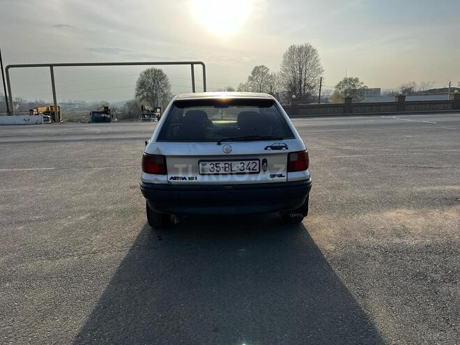Opel Astra 1993, 452,000 km - 1.6 l - Qazax