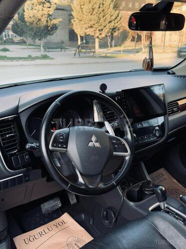 Mitsubishi Outlander 2014, 86,000 km - 2.4 l - Bakı