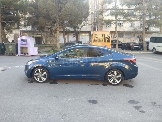 Hyundai Elantra 2015, 37,929 km - 1.8 л - Bakı