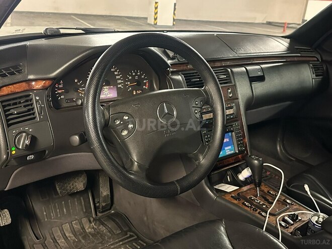 Mercedes E 240 2000, 385,000 km - 2.4 л - Bakı