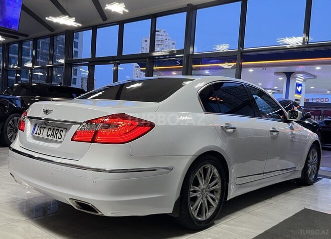 Hyundai Genesis-9