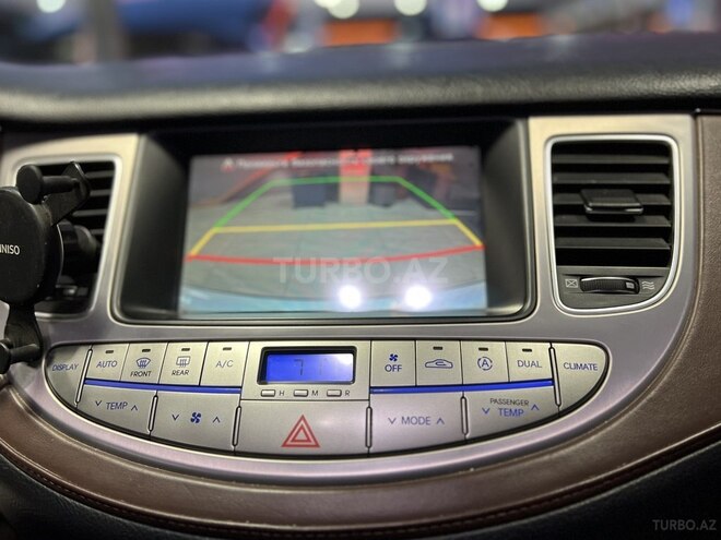 Hyundai Genesis-18