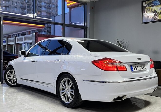 Hyundai Genesis-10