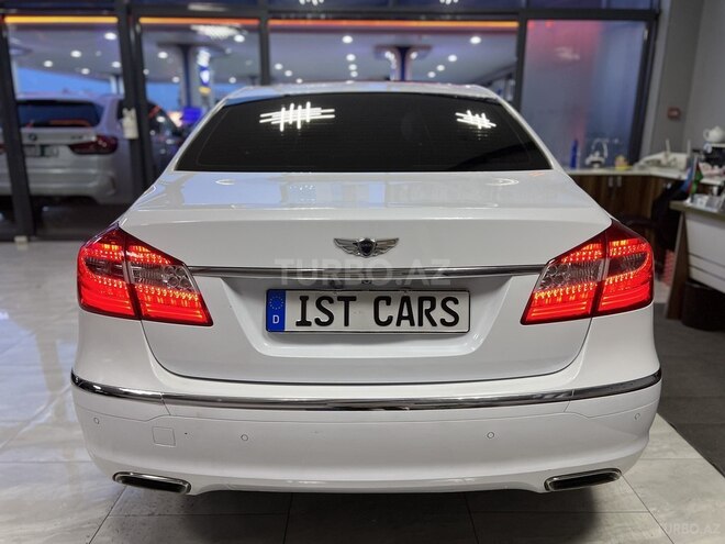Hyundai Genesis-7