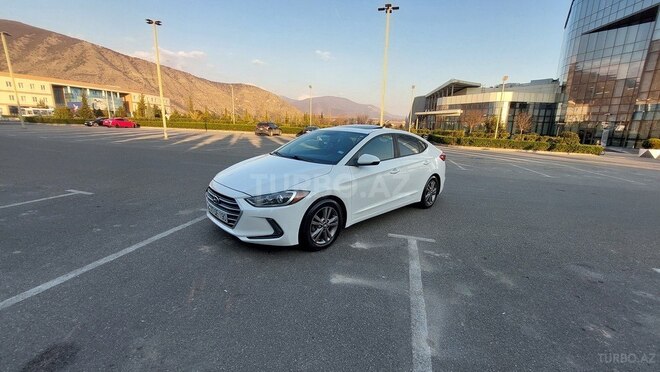 Hyundai Elantra 2017, 71,200 km - 2.0 л - Şəki