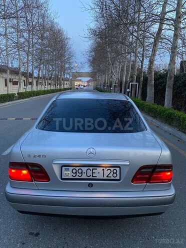 Mercedes E 240 1998, 258,000 km - 2.4 l - Bakı