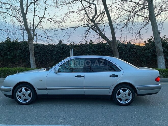 Mercedes E 240 1998, 258,000 km - 2.4 l - Bakı