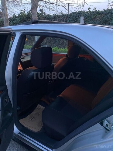 Mercedes E 240 1998, 258,000 km - 2.4 l - Bakı