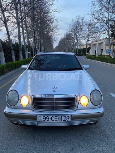 Mercedes E 240 1998, 258,000 km - 2.4 l - Bakı