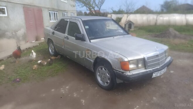 Mercedes 190 1989, 321,000 km - 2.0 l - Astara