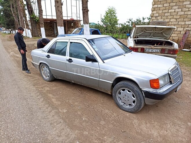Mercedes 190 1989, 321,000 km - 2.0 l - Astara