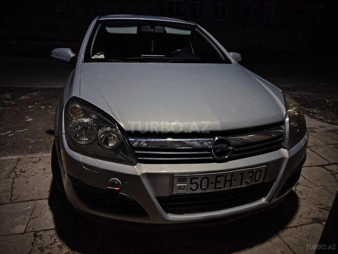 Opel Astra 2006, 30,000 km - 1.4 l - Quba