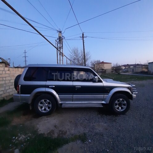 Mitsubishi Pajero 1996, 80,000 km - 2.8 l - Salyan