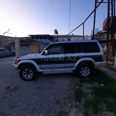 Mitsubishi Pajero 1996, 80,000 km - 2.8 l - Salyan