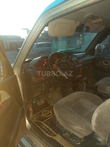 Mitsubishi Pajero 1996, 80,000 km - 2.8 l - Salyan