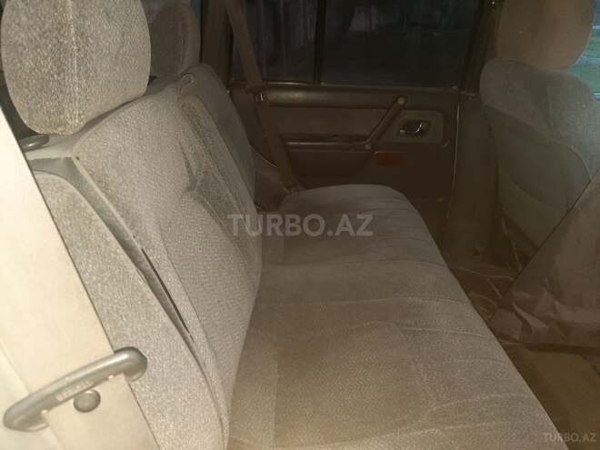 Mitsubishi Pajero 1996, 80,000 km - 2.8 l - Salyan