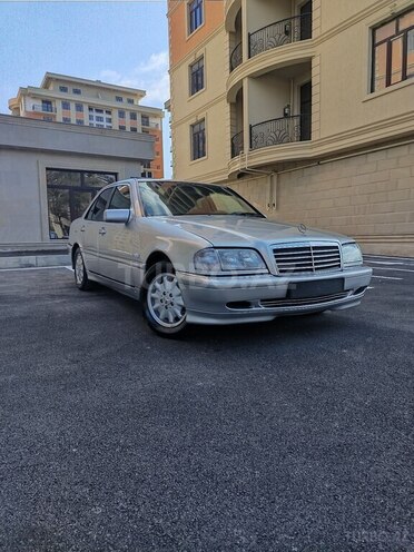 Mercedes C 200 d 1999, 280,900 km - 2.2 l - Bakı