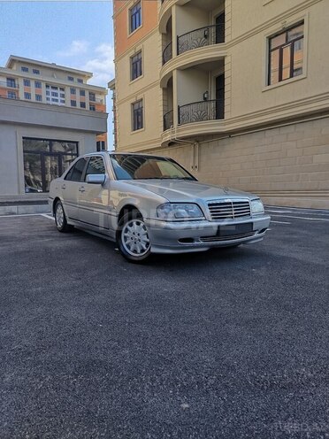 Mercedes C 200 d 1999, 280,900 km - 2.2 l - Bakı