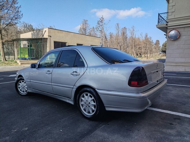 Mercedes C 200 d 1999, 280,900 km - 2.2 l - Bakı